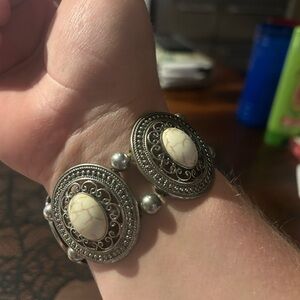 NWOT Shyanne Silver and Cream Ornate Concho Bracelet